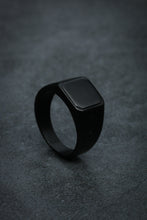 Load image into Gallery viewer, Héjar Classic Black Ring
